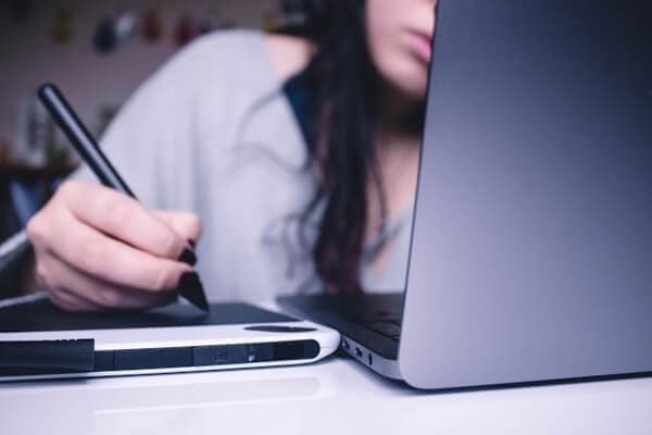 2024-02-27-elearning-contribuye-sociedad-conocimiento